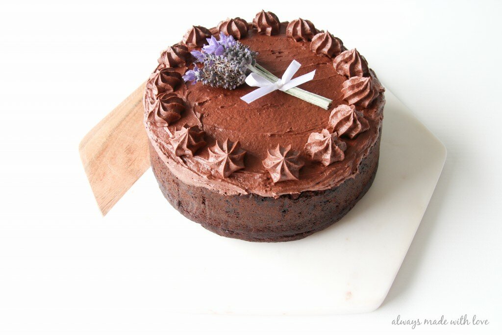 Chocoholic Choccie Cake