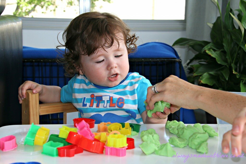 Kiwi Mummy Blogs Review Messy Play 