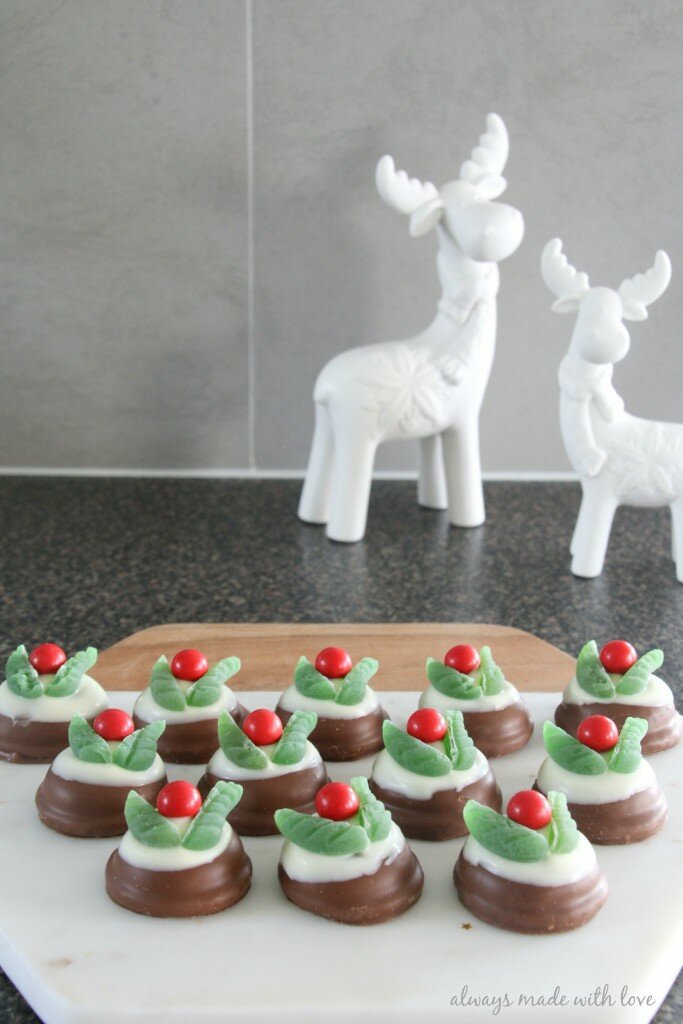 mini-chocolate-christmas-puddings